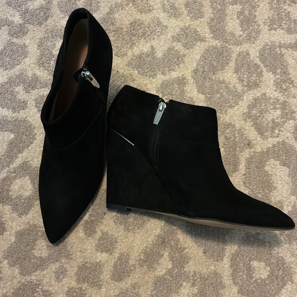 Coach Oakdale Black Suede Wedge Booties Size 9.5 - Picture 2 of 6